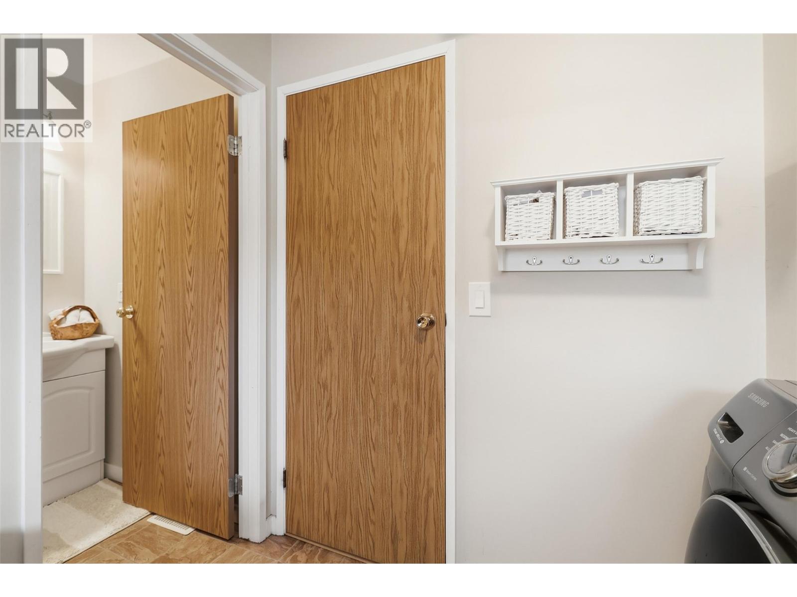 2195 PARKCREST AVENUE - 28