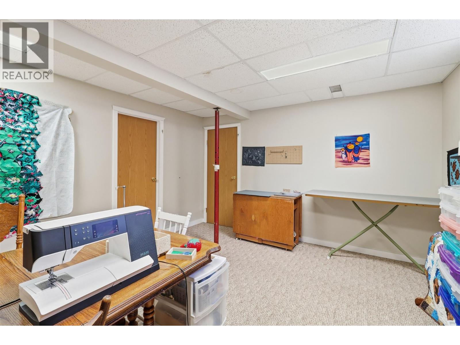 2195 PARKCREST AVENUE - 32