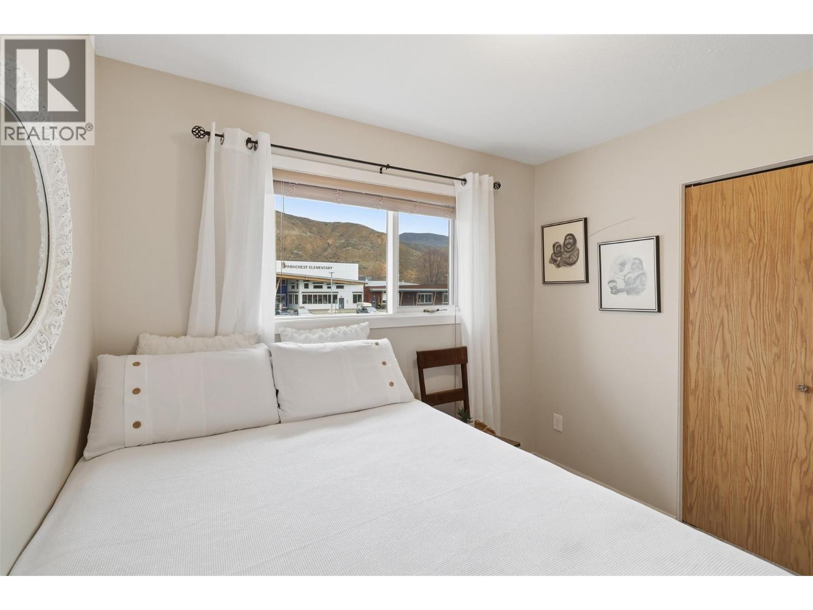 2195 PARKCREST AVENUE - 21