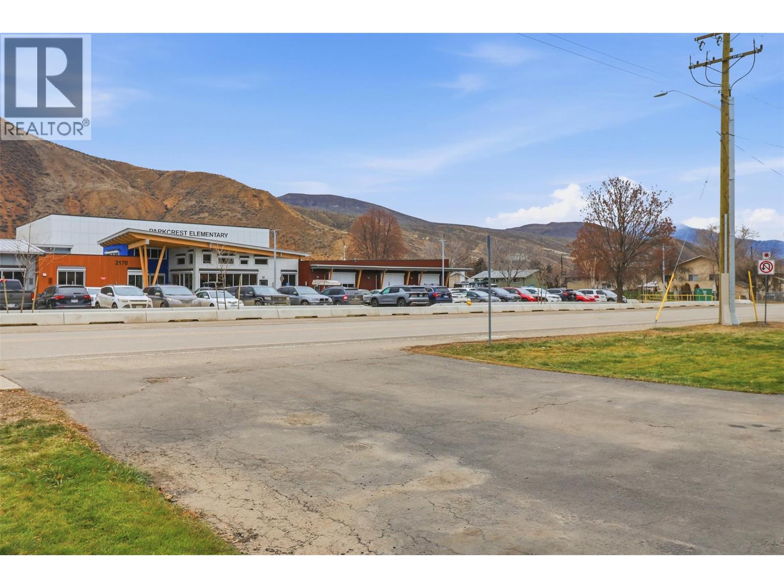 2195 PARKCREST AVENUE - 45