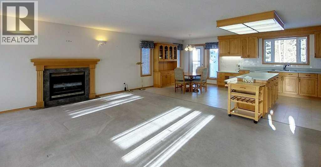 5120 18 Avenue - Photo 4 of 41, Edson, Alberta