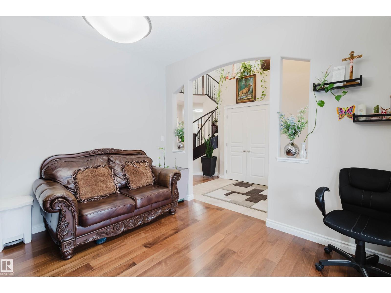 3920 GINSBURG CR NW, Edmonton