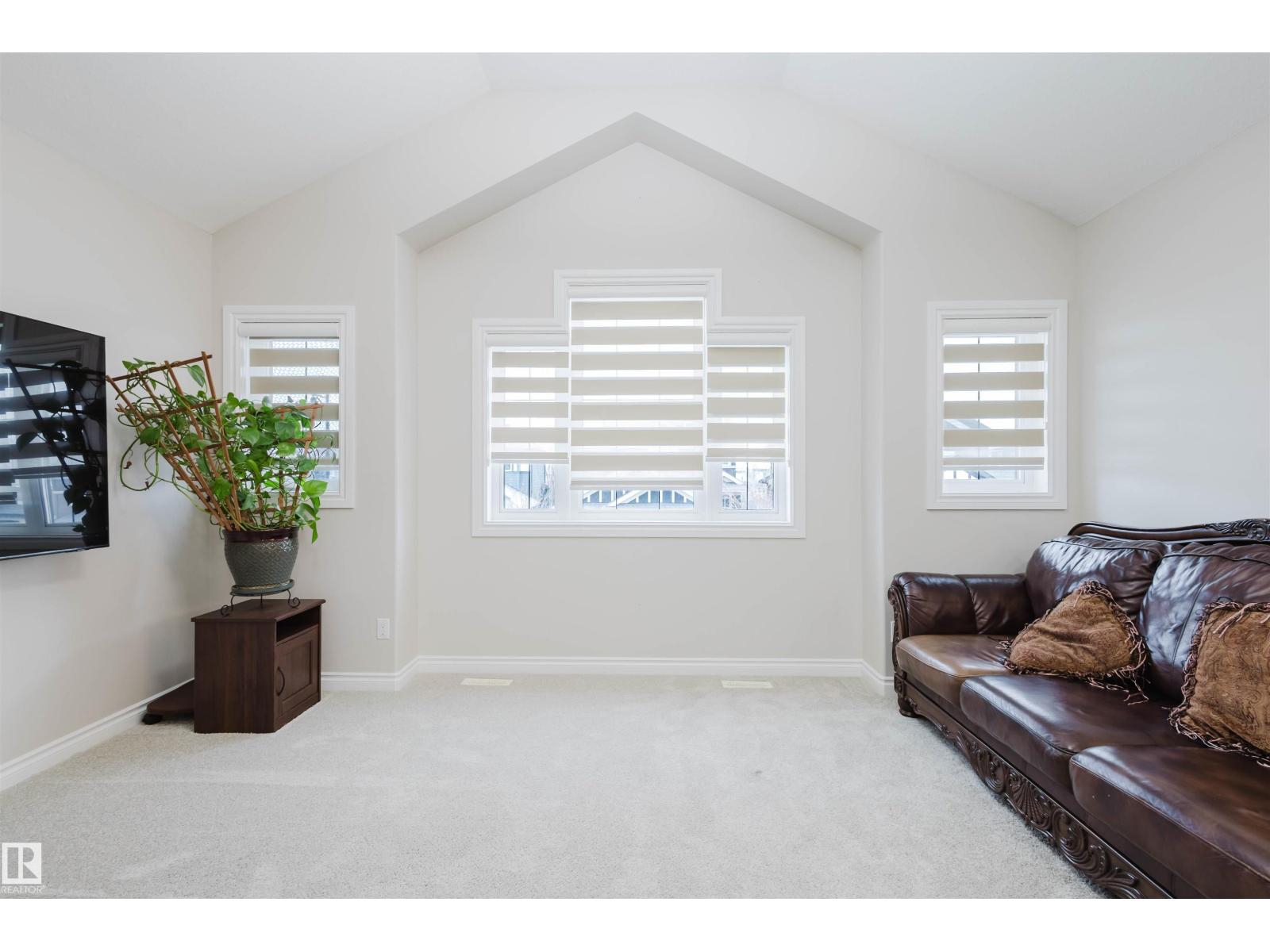 3920 GINSBURG CR NW, Edmonton