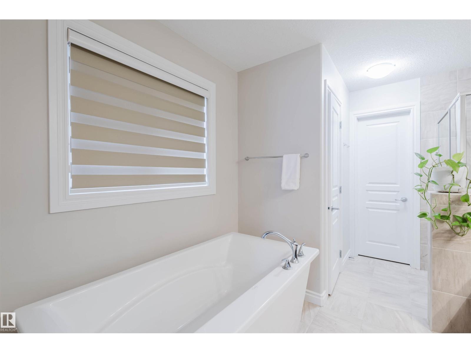 3920 GINSBURG CR NW, Edmonton