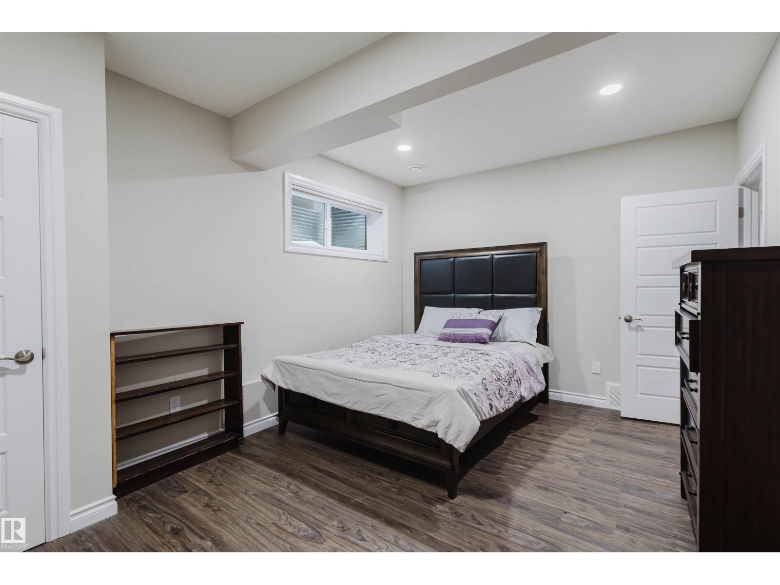 3920 GINSBURG CR NW, Edmonton