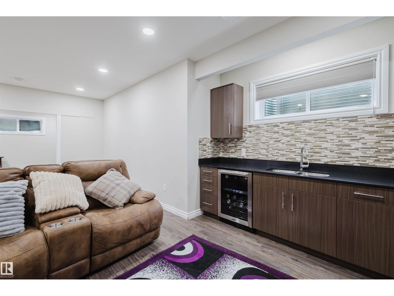 3920 GINSBURG CR NW, Edmonton