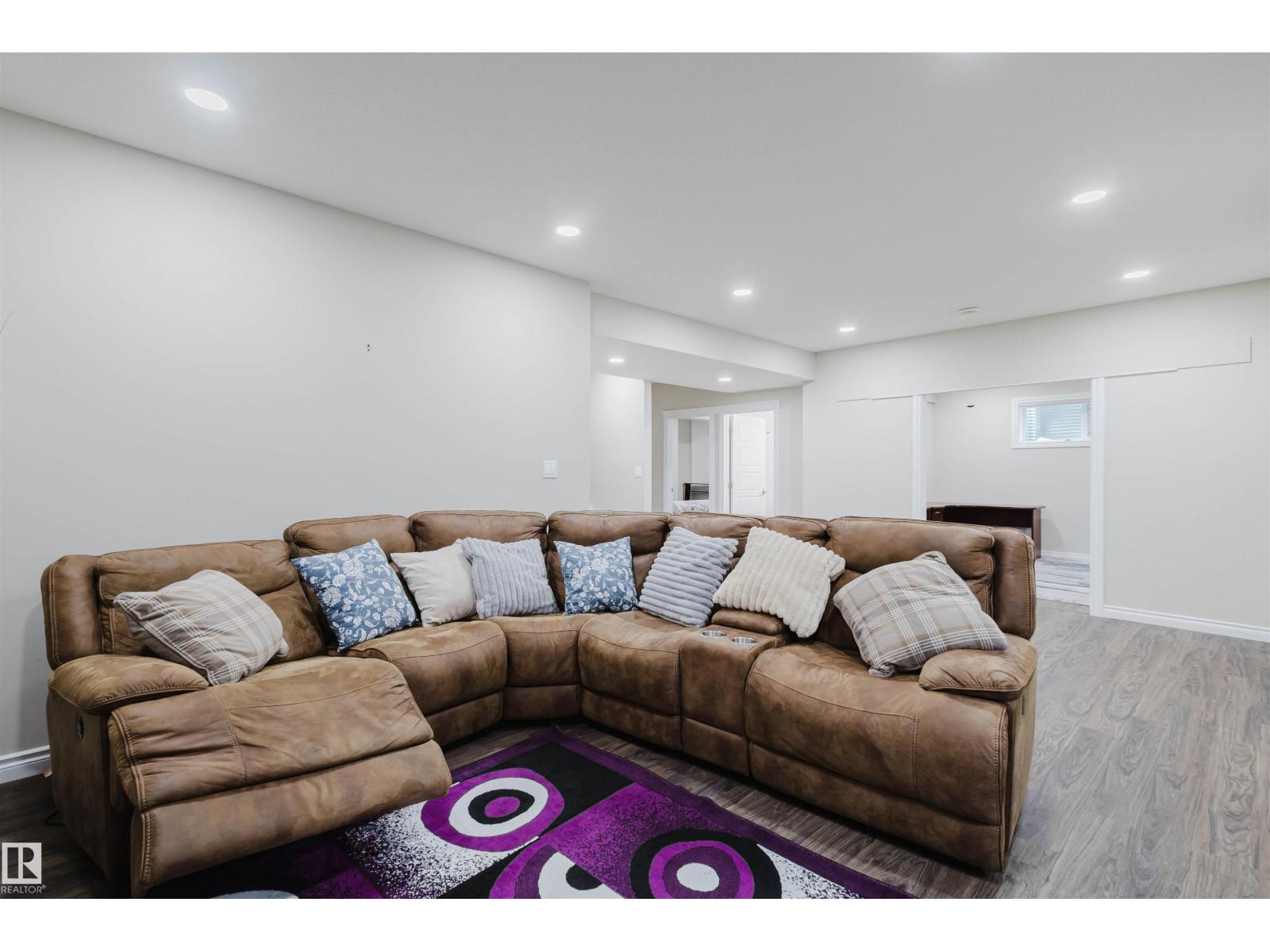 3920 GINSBURG CR NW, Edmonton