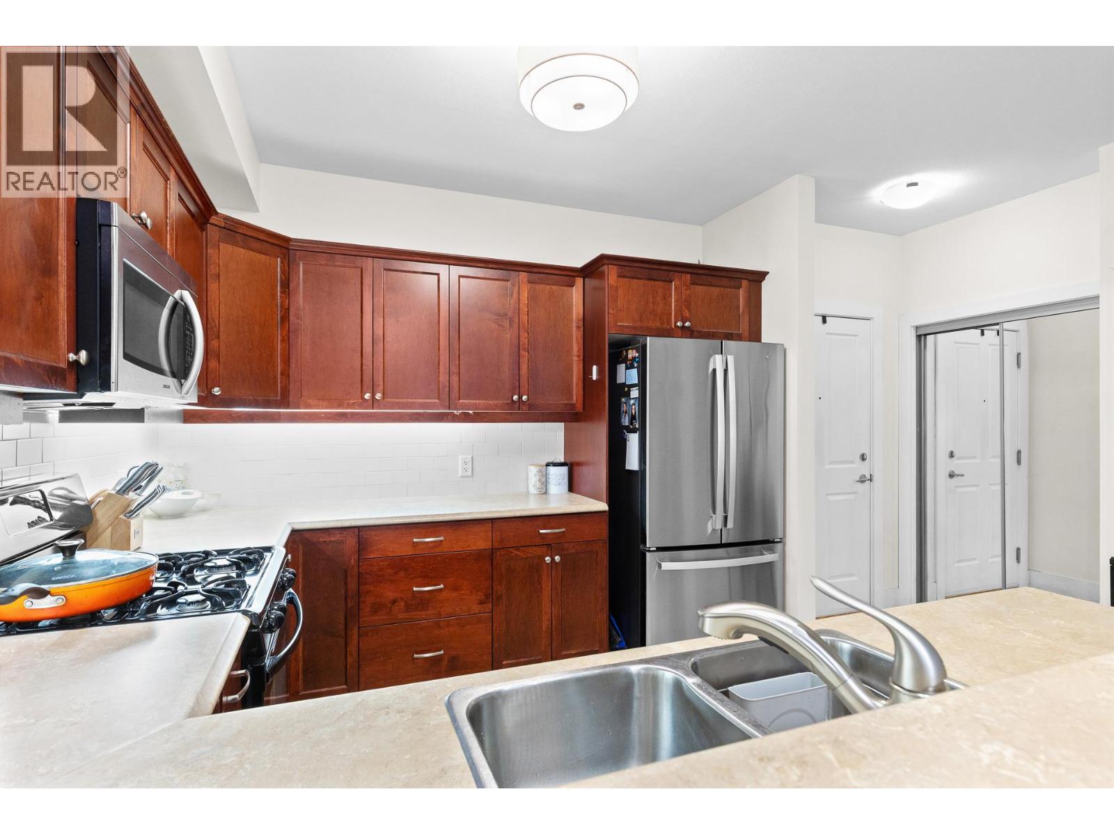 #205 2532 Shoreline Drive - 11