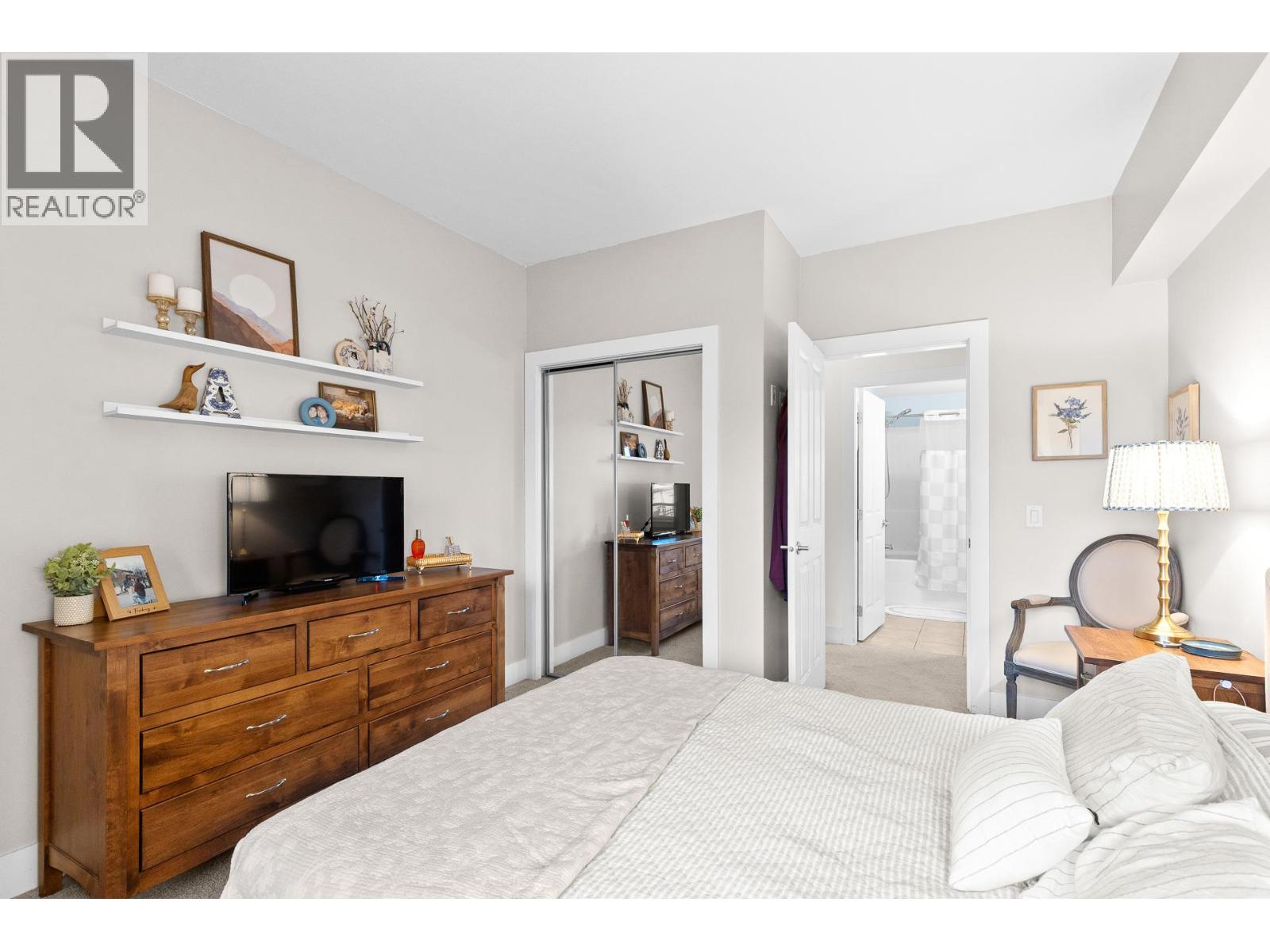 #205 2532 Shoreline Drive - 30