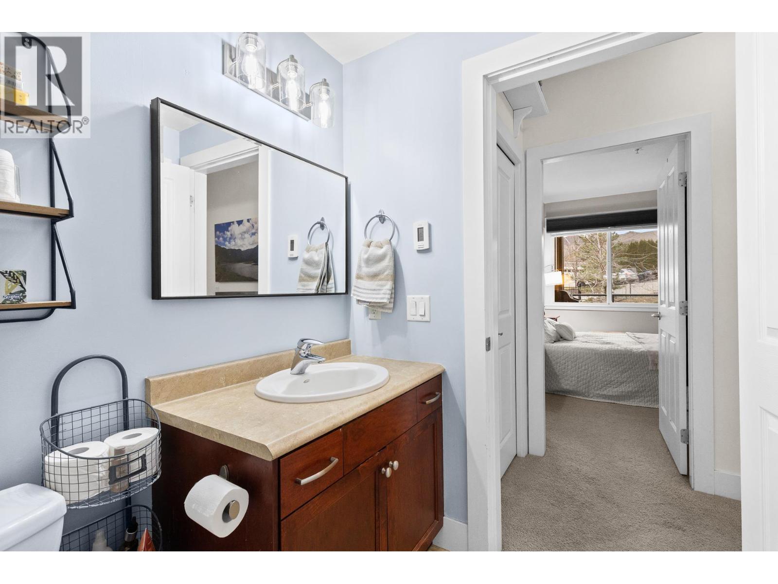 #205 2532 Shoreline Drive - 35