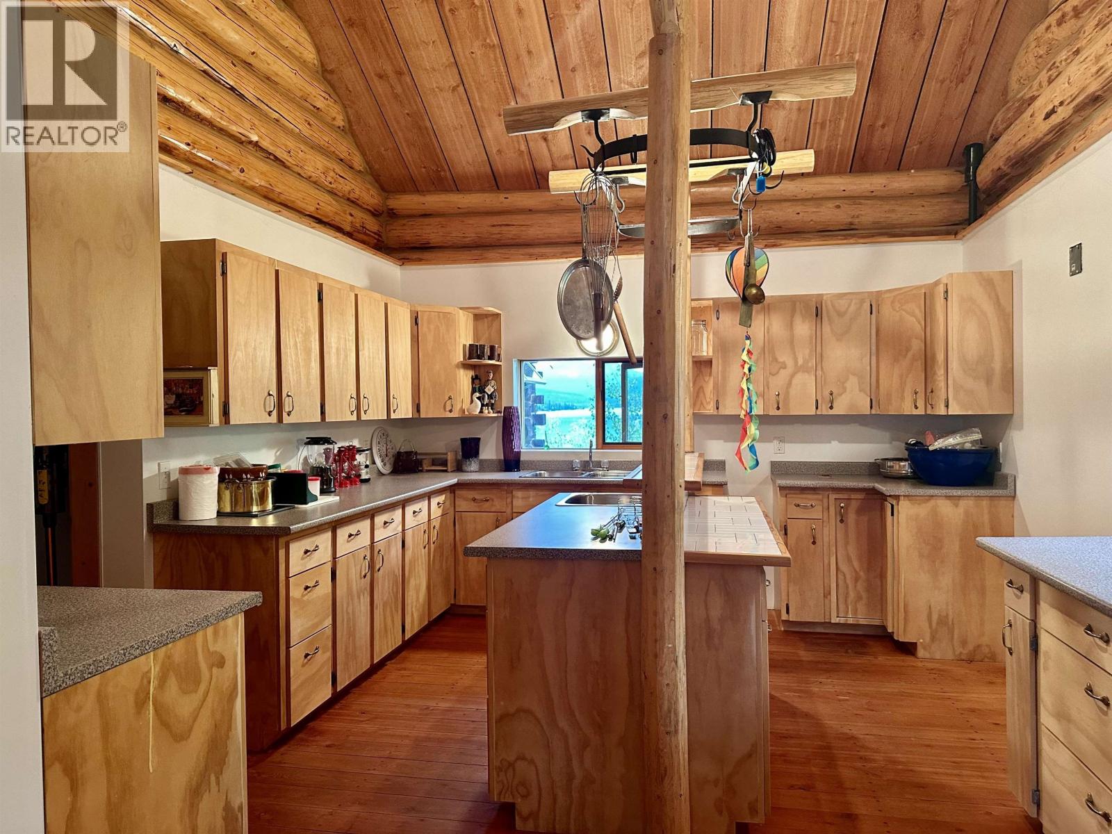 7650 VEDAN-ELKIN LAKE FSR ROAD - 34