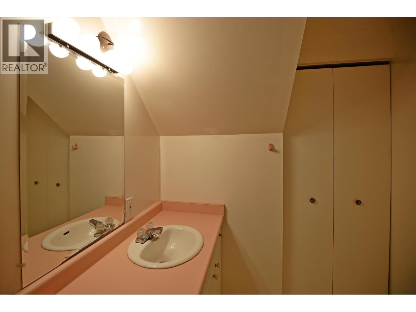 217 MOUNTVIEW DRIVE - 18