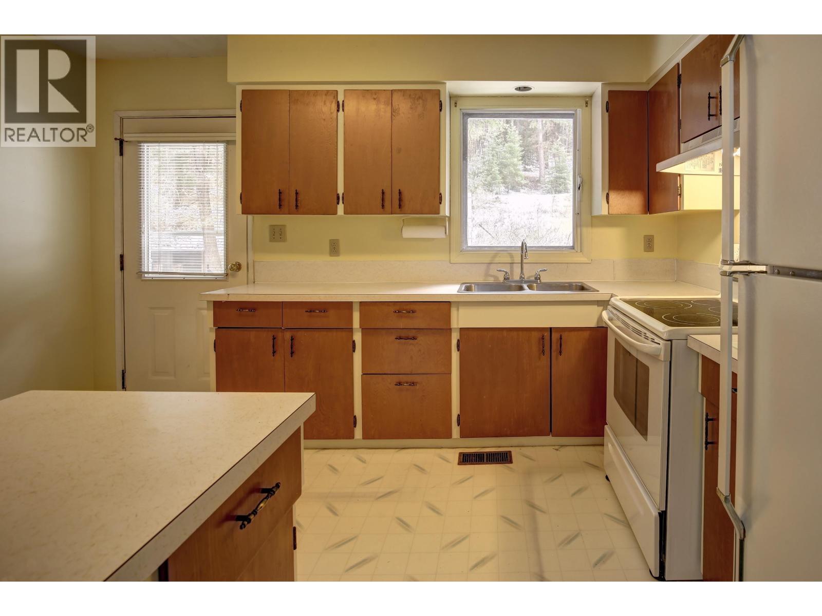 217 MOUNTVIEW DRIVE - 7