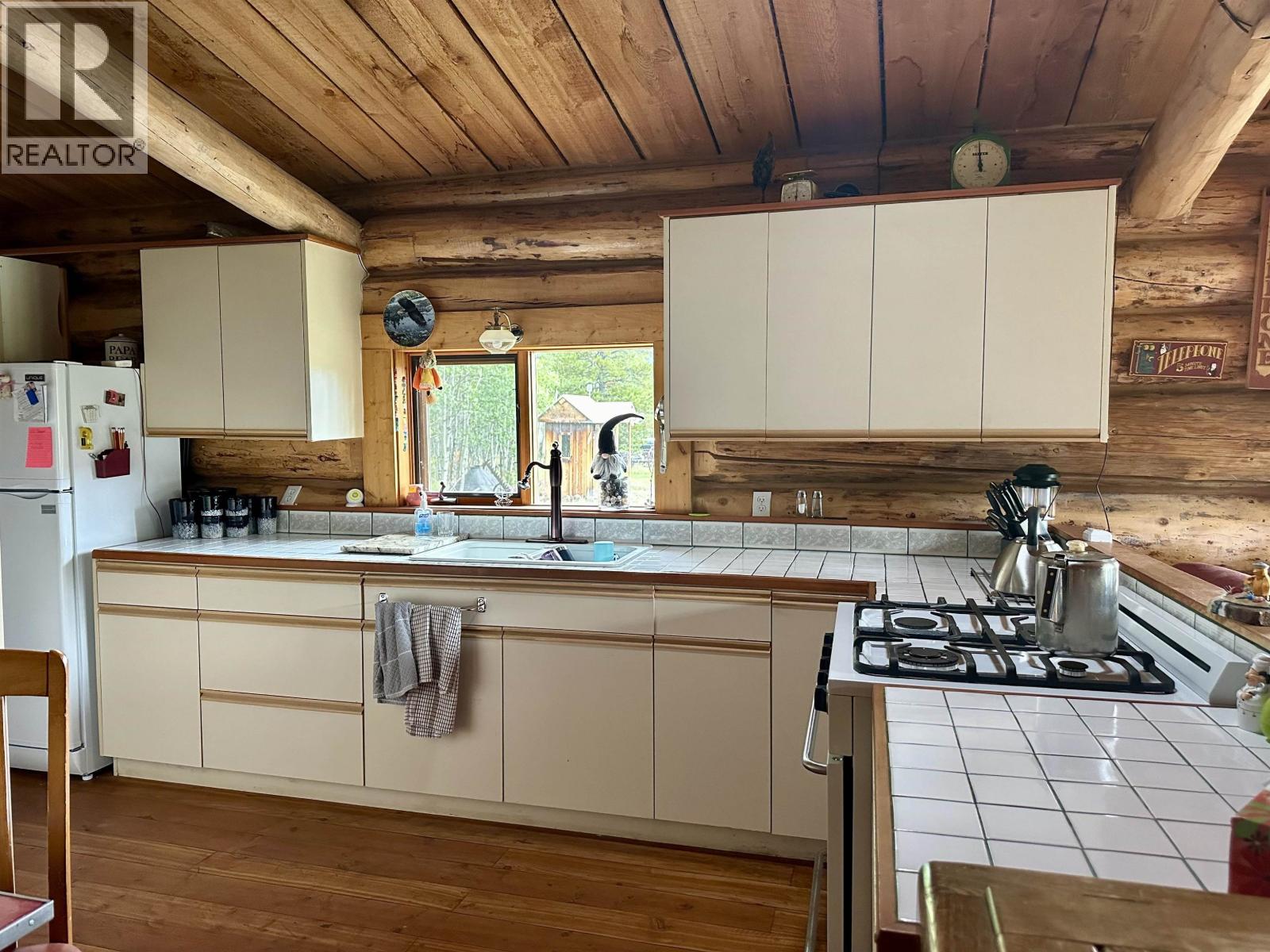 7650 VEDAN-ELKIN LAKE FSR ROAD - 32