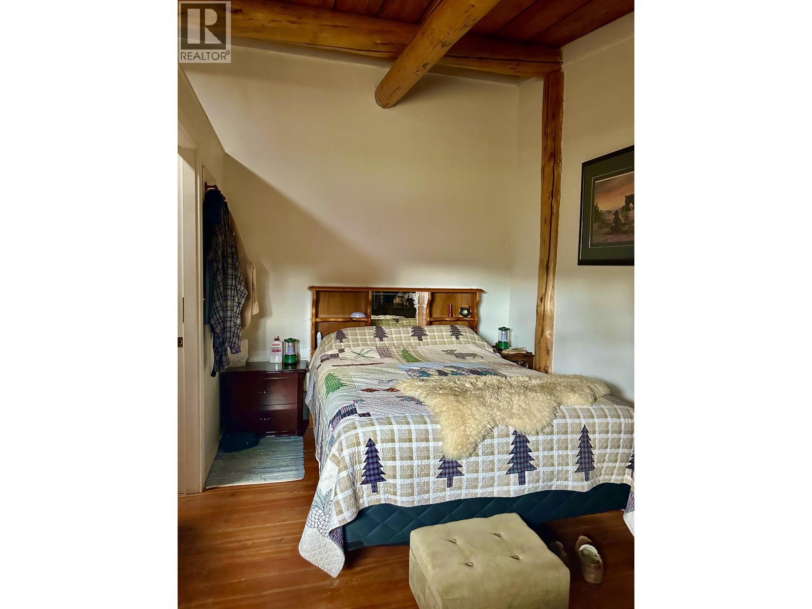 7650 VEDAN-ELKIN LAKE FSR ROAD - 33