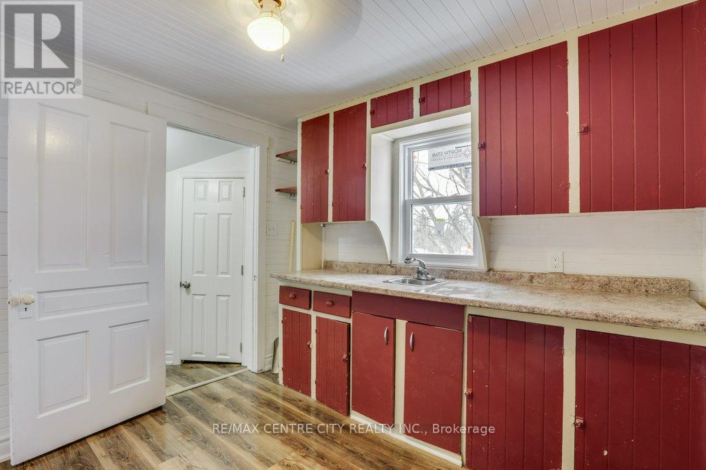 188 FURNIVAL ROAD Property Photo