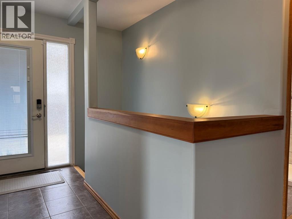 5109 46 Avenue - Photo 3 of 44, Vermilion, Alberta