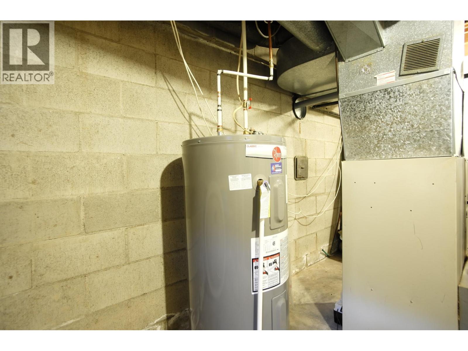  131 SALMON RIVER Road, Salmon Arm