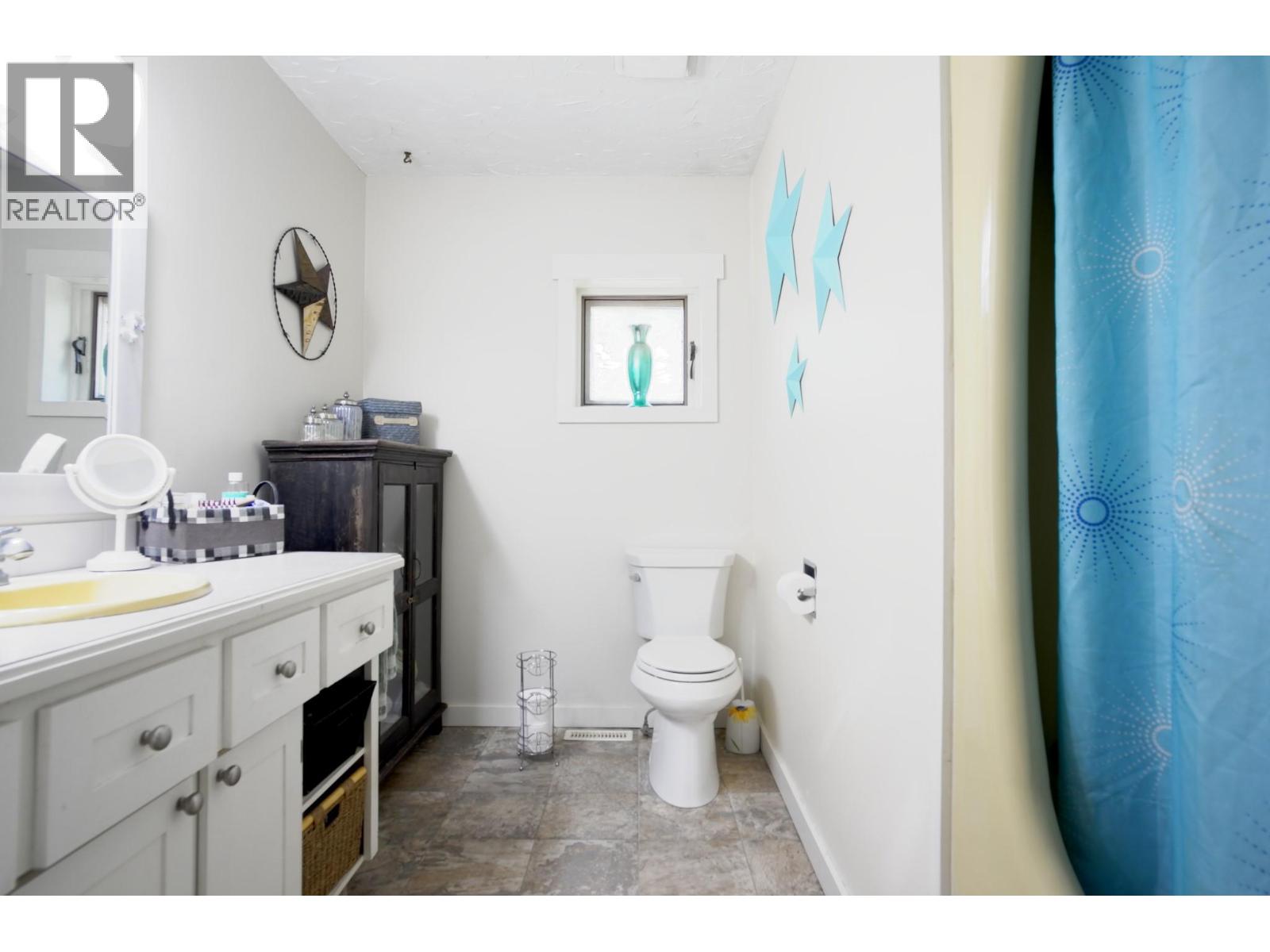  131 SALMON RIVER Road, Salmon Arm