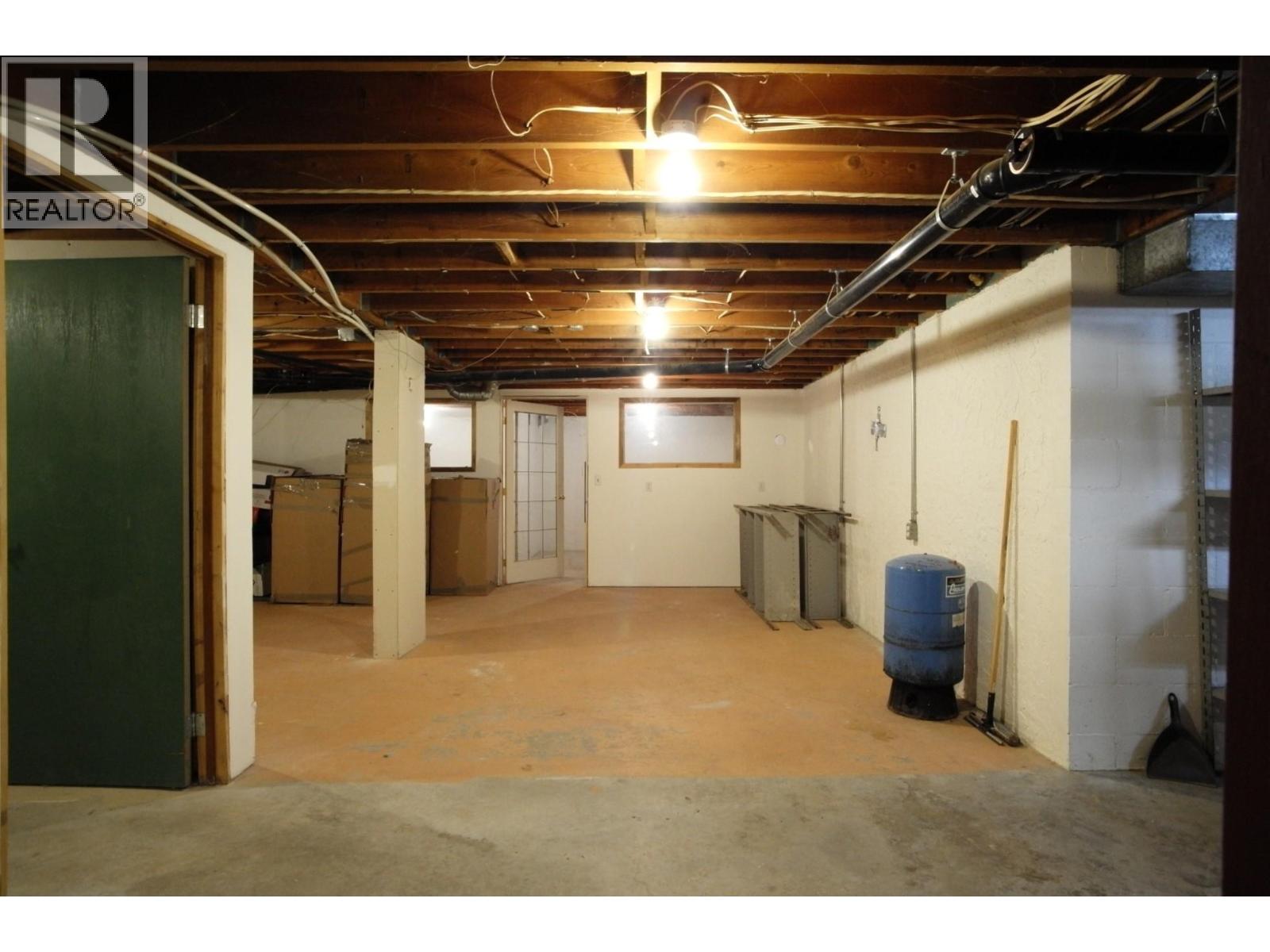  131 SALMON RIVER Road, Salmon Arm