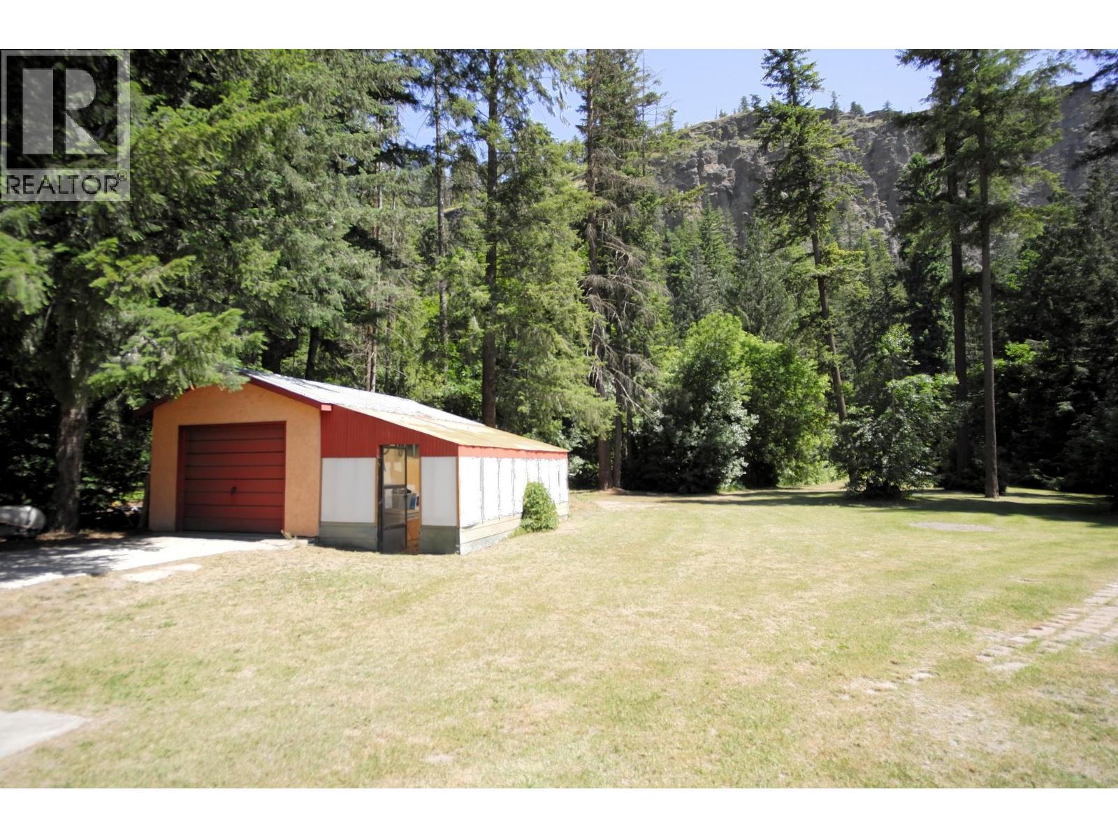  131 SALMON RIVER Road, Salmon Arm