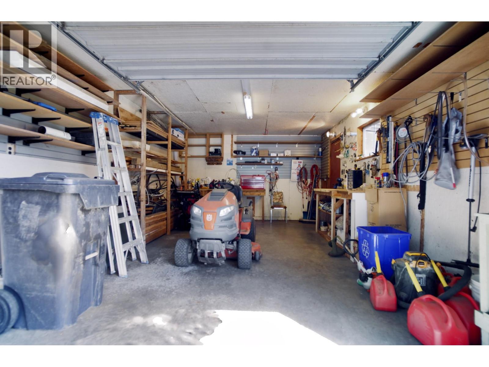  131 SALMON RIVER Road, Salmon Arm