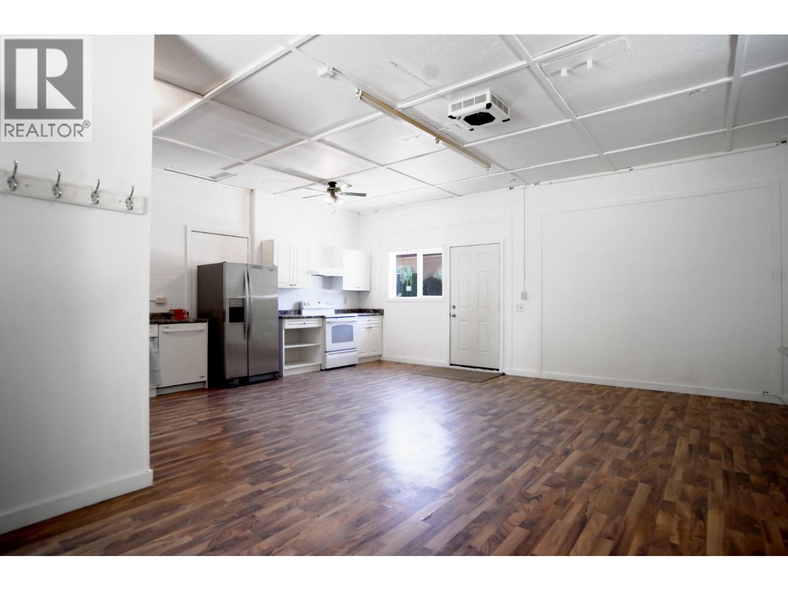  131 SALMON RIVER Road, Salmon Arm