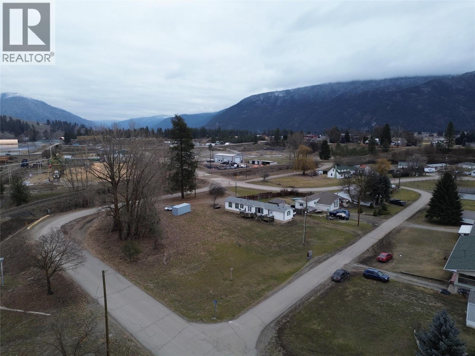 6473 5th Street - Photo 3 of 34, Grand Forks, British Columbia