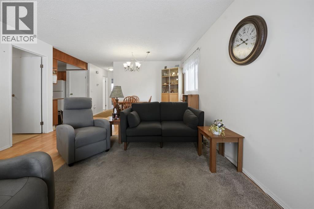 5531 43 Street, Innisfail