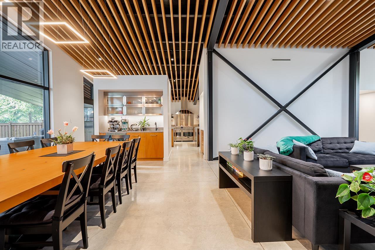 2409 WINDRIDGE DRIVE, North Vancouver