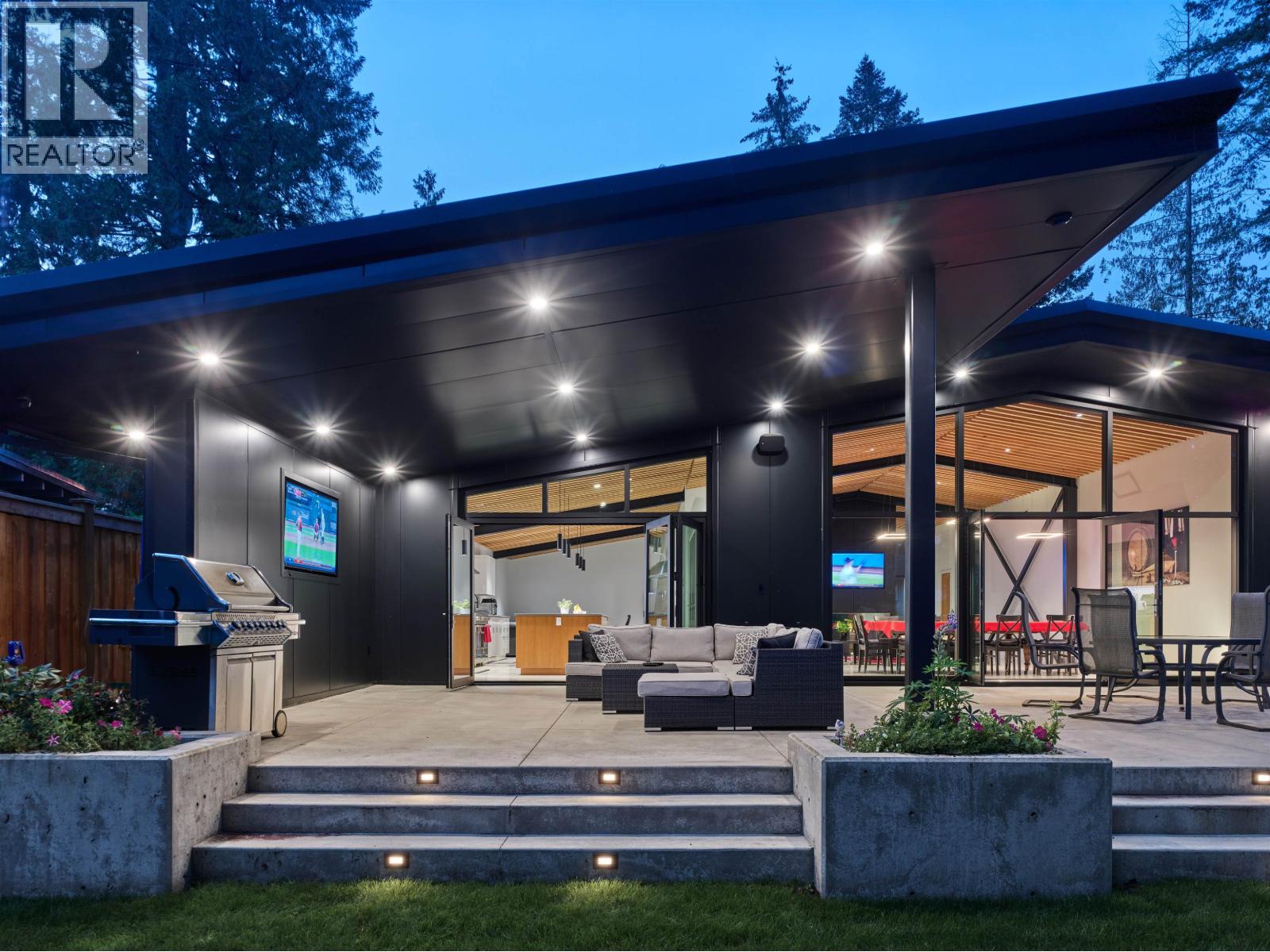 2409 WINDRIDGE DRIVE, North Vancouver