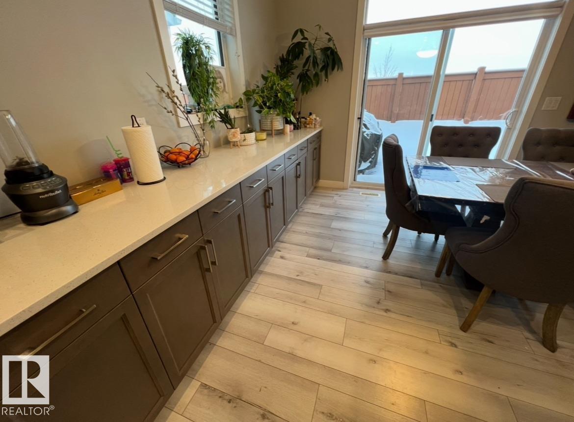 1539 200 ST NW - 18