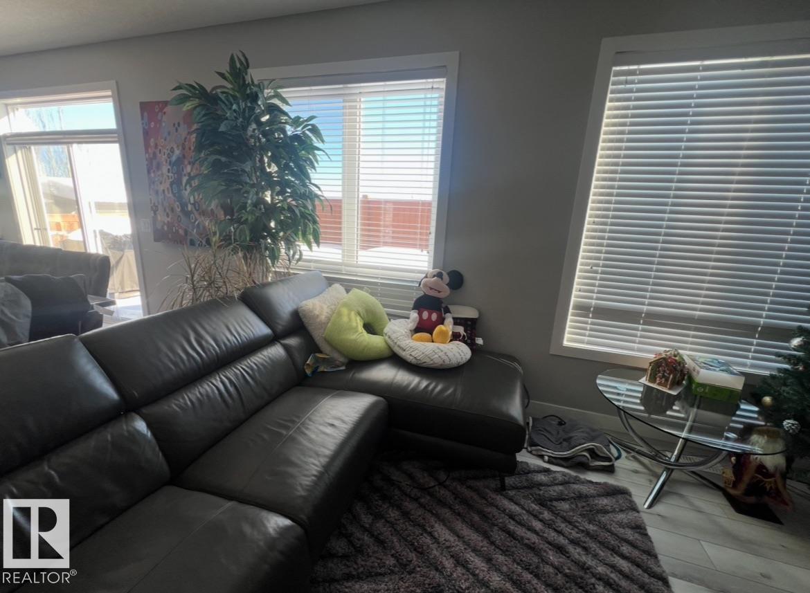 1539 200 ST NW - 2