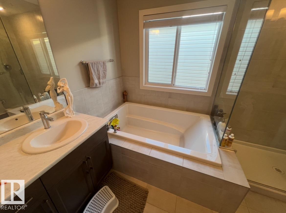 1539 200 ST NW - 9