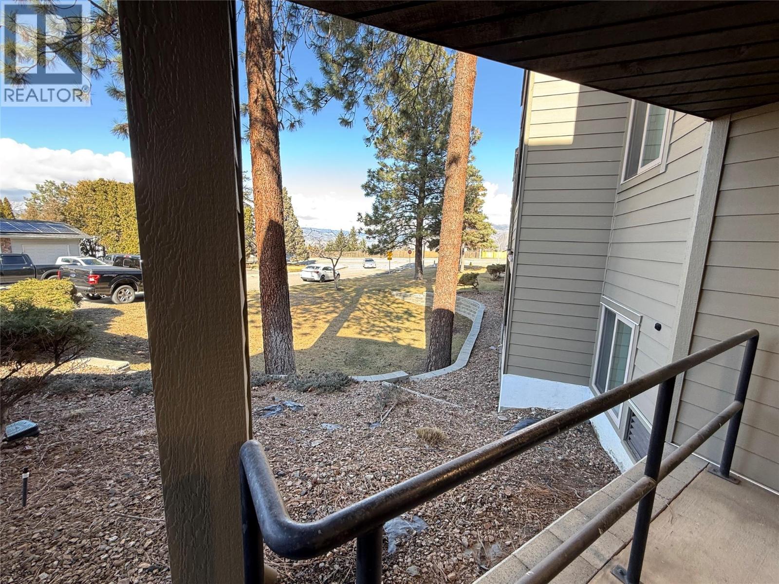 #348 245 GORDONHORN CRESCENT - 16