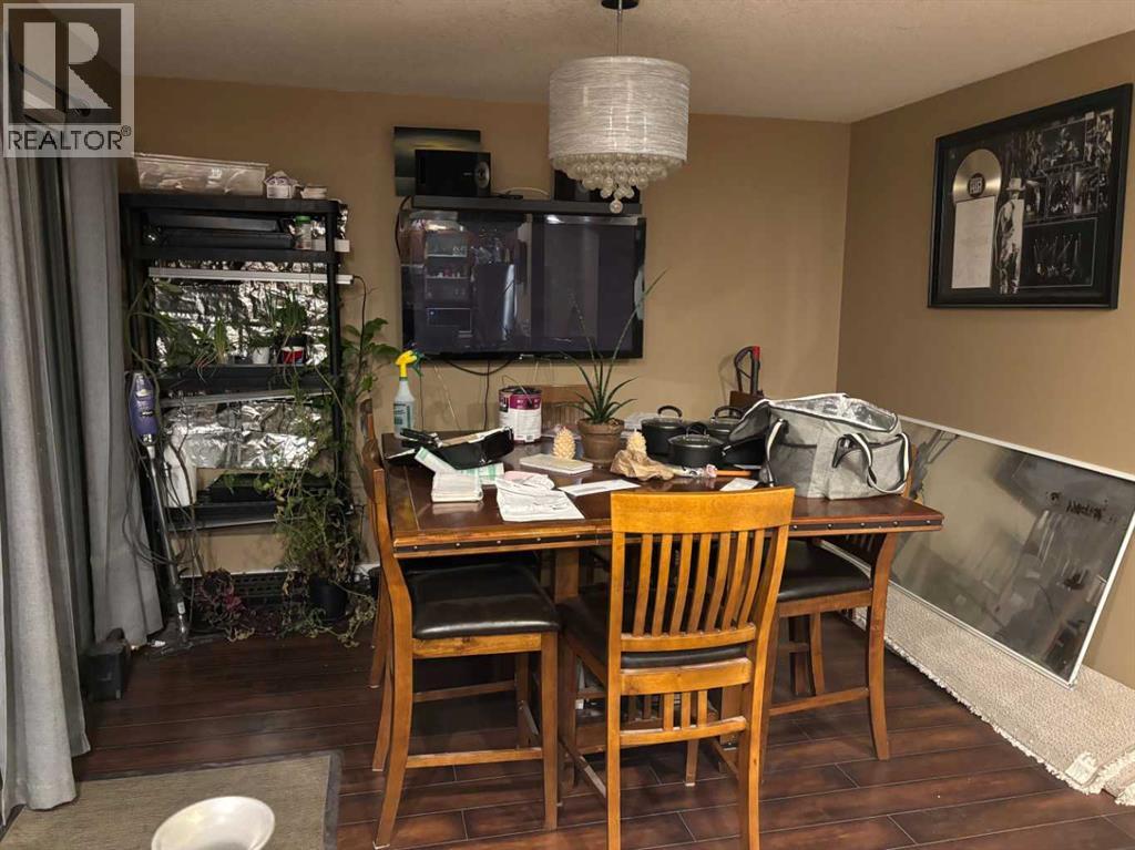 Single Family House for Sale in  Bernard Way NW Beddington Heights Calgary 