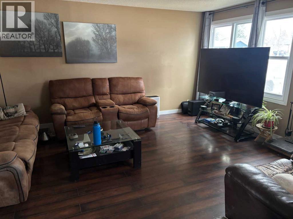 Single Family House for Sale in  Bernard Way NW Beddington Heights Calgary 