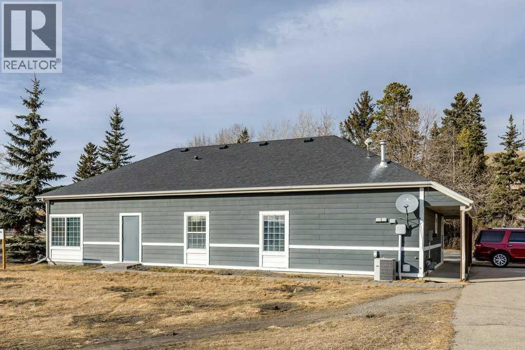 305 First Street East, Cochrane