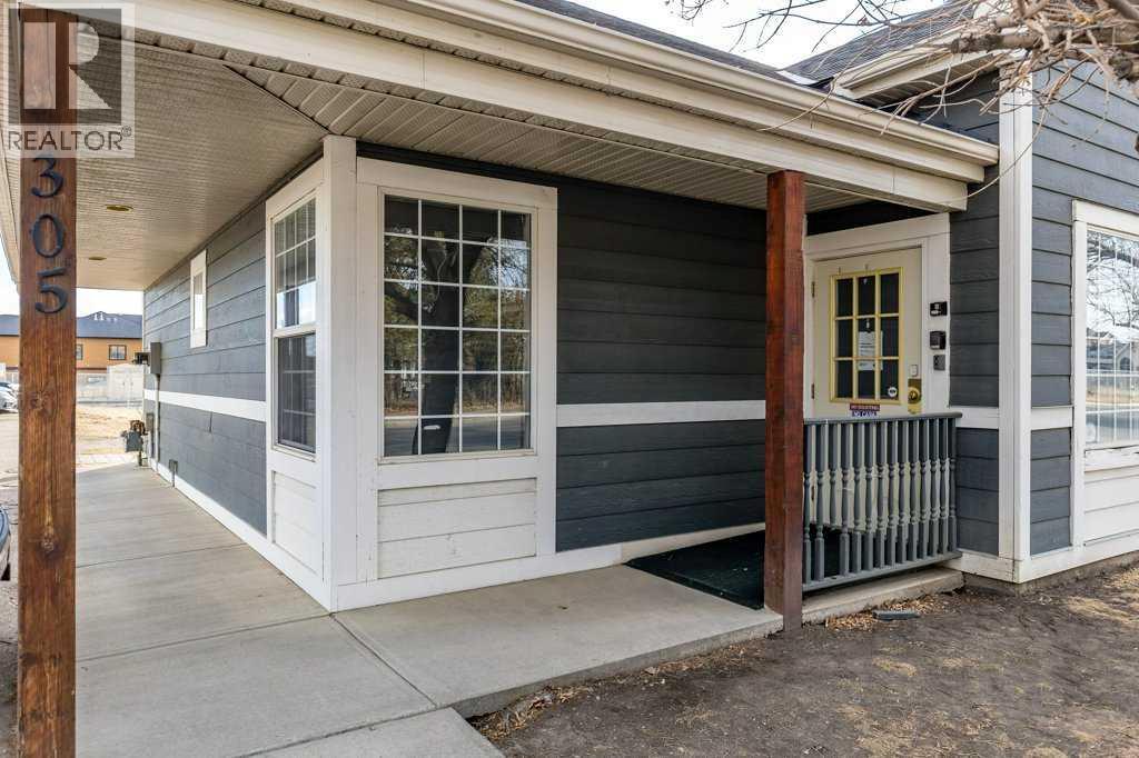 305 First Street East, Cochrane