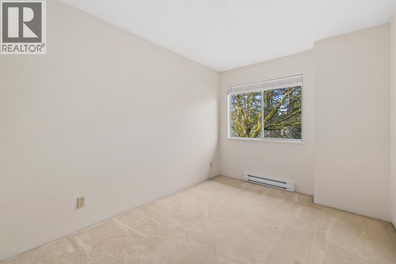 912 ROCHE POINT DRIVE, North Vancouver