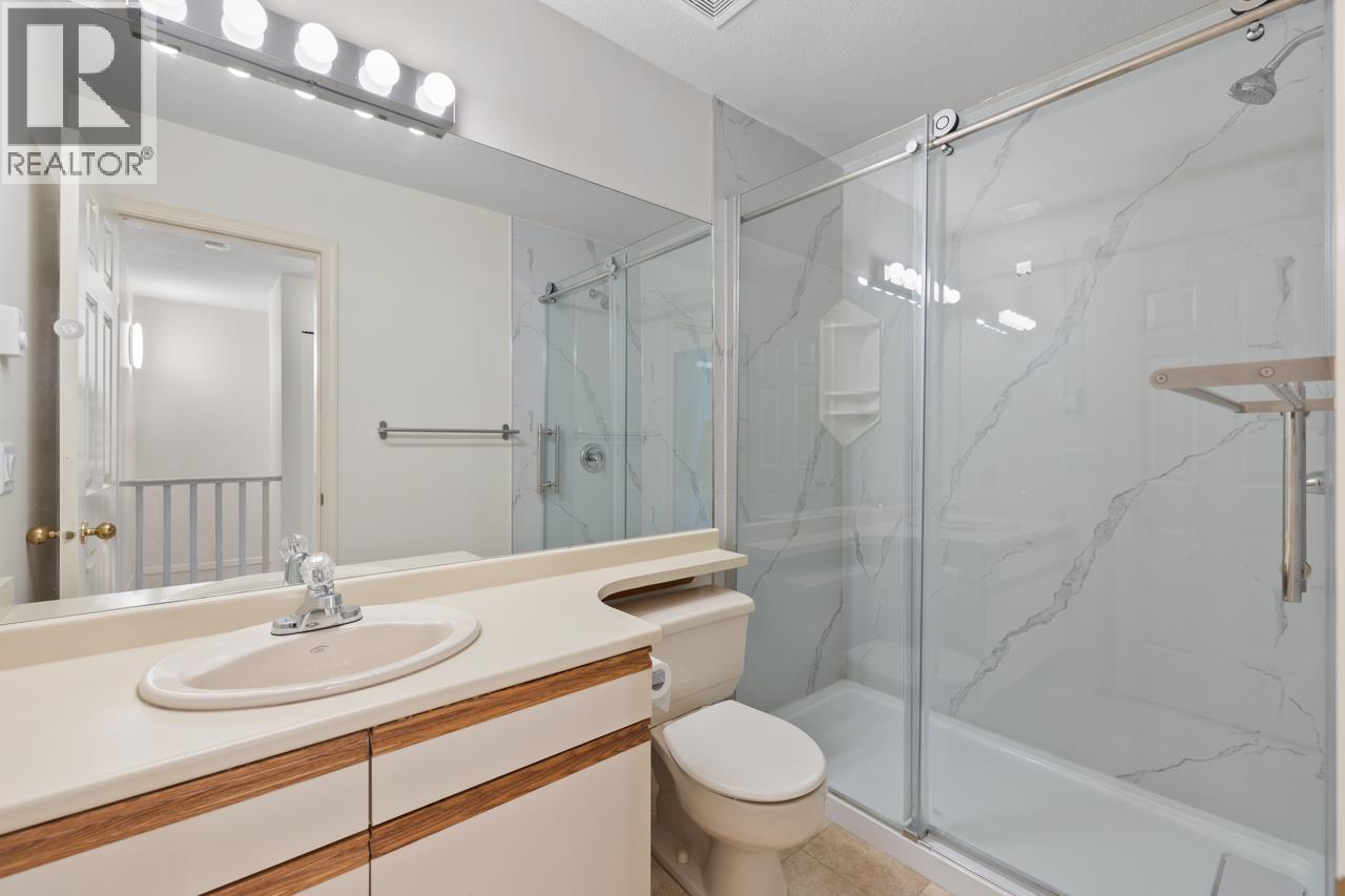 912 ROCHE POINT DRIVE, North Vancouver