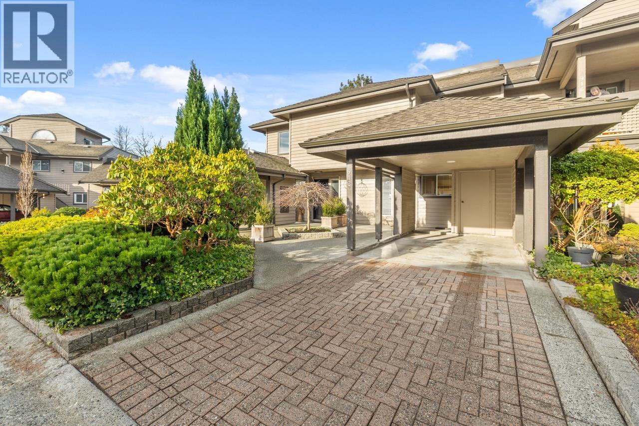 912 ROCHE POINT DRIVE, North Vancouver