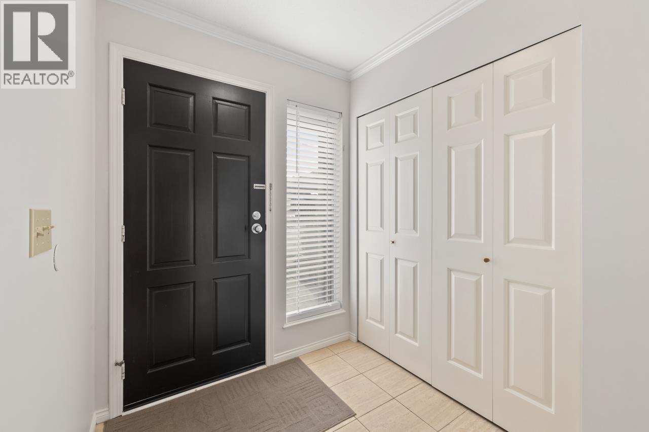 912 ROCHE POINT DRIVE, North Vancouver