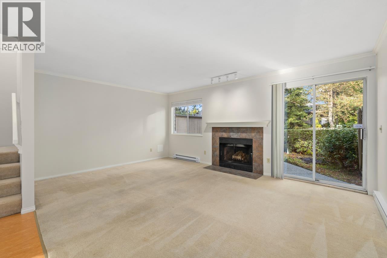 912 ROCHE POINT DRIVE, North Vancouver