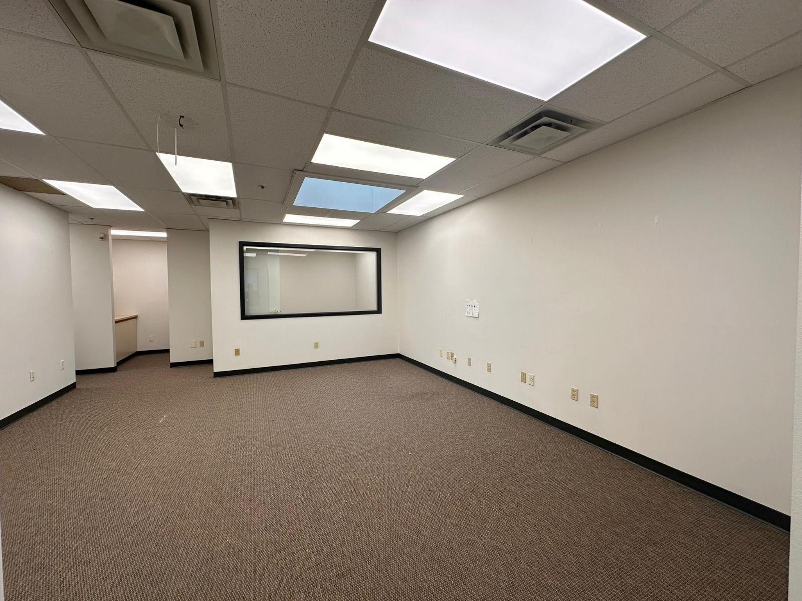 Office in Abbotsford - Image 7