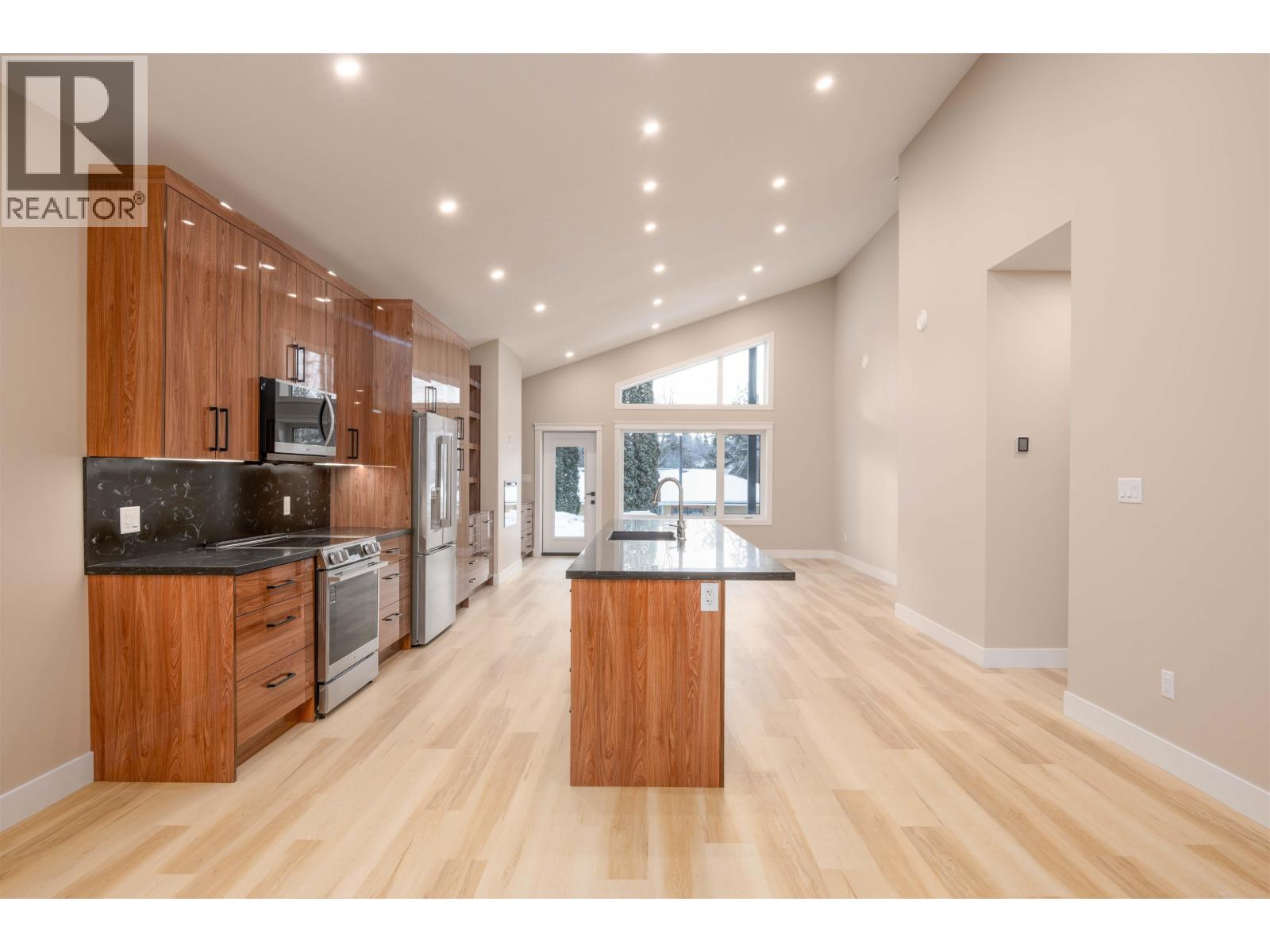 #117 960 NORTH NECHAKO ROAD - 11