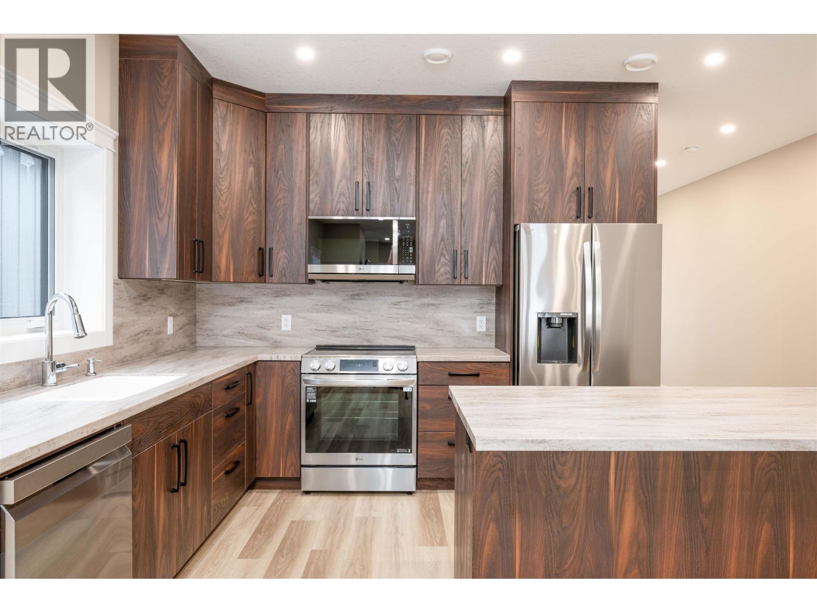 #118 960 NORTH NECHAKO ROAD - 11