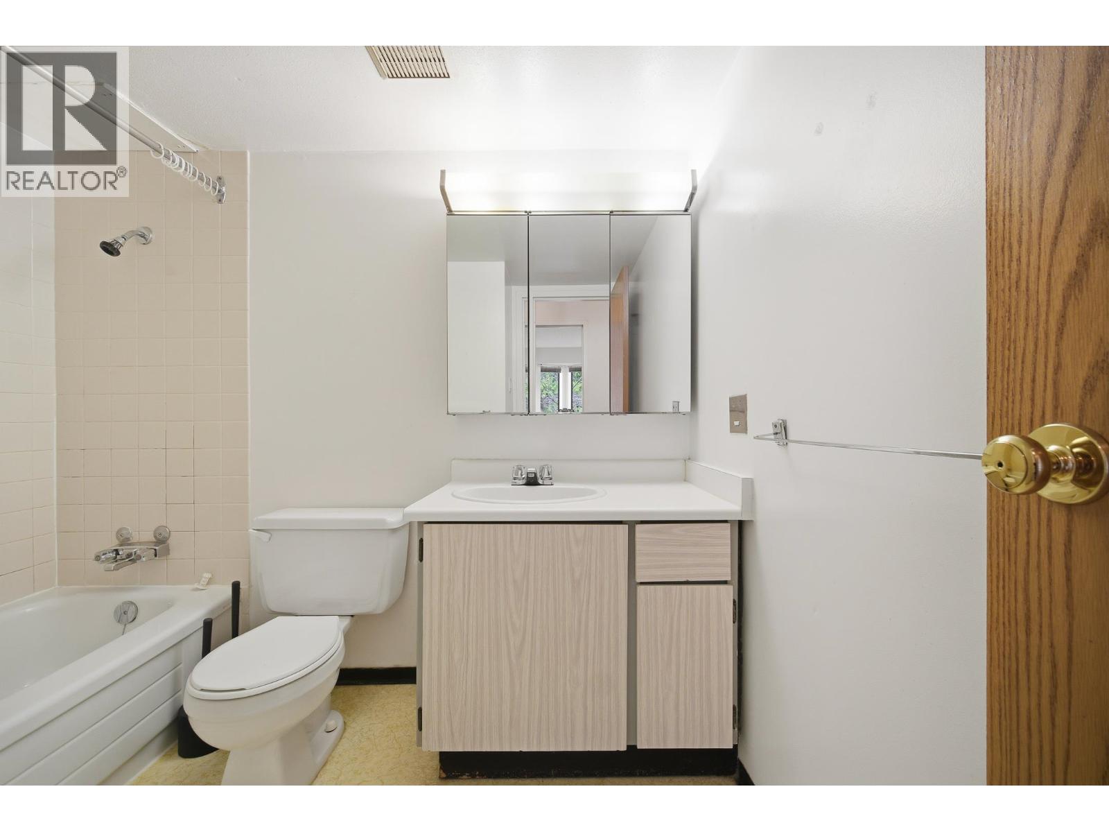 204 45 FOURTH STREET, New Westminster