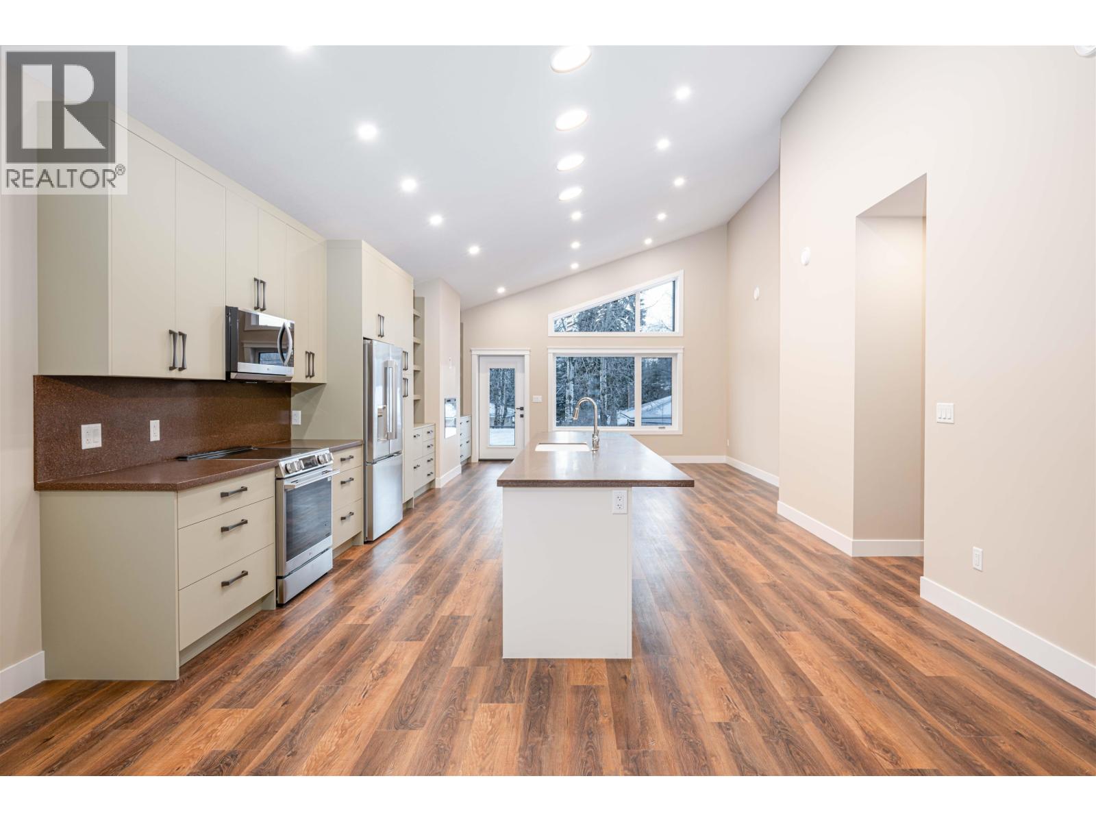 #119 960 NORTH NECHAKO ROAD - 11