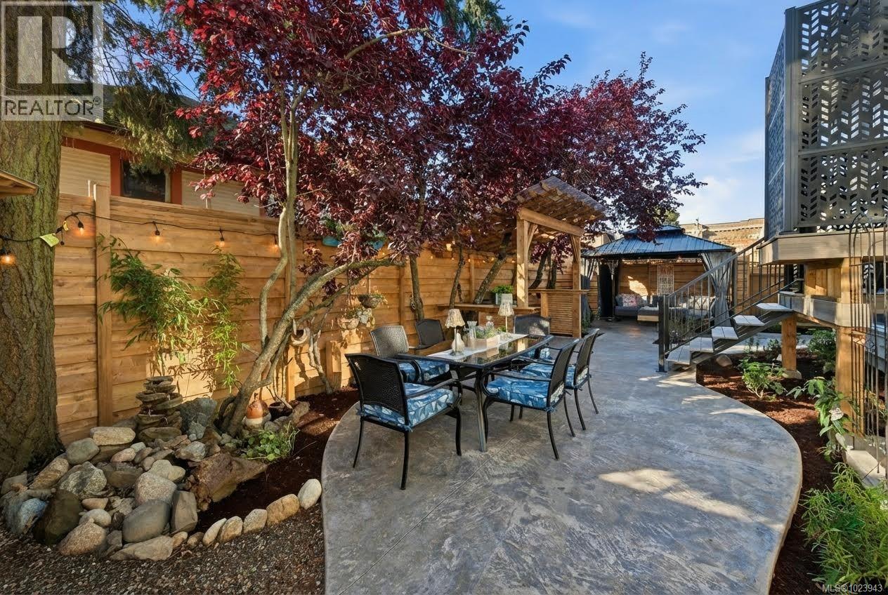 525 Sumas St, Victoria